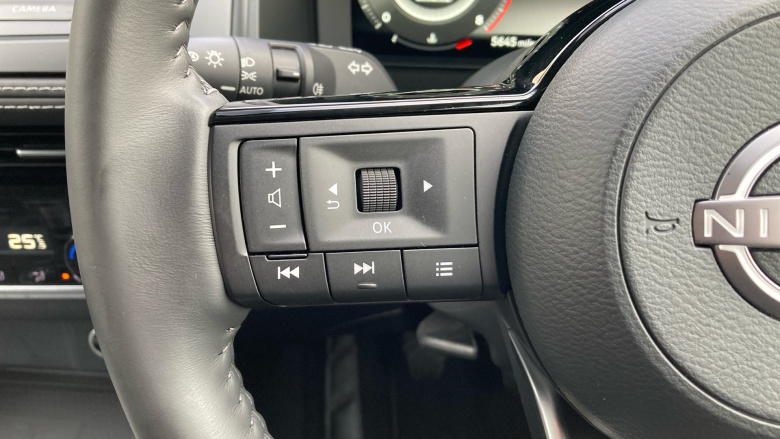 Nissan Qashqai 1.3 DiG-T MH 158 N-Connecta 5dr Petrol Hatchback